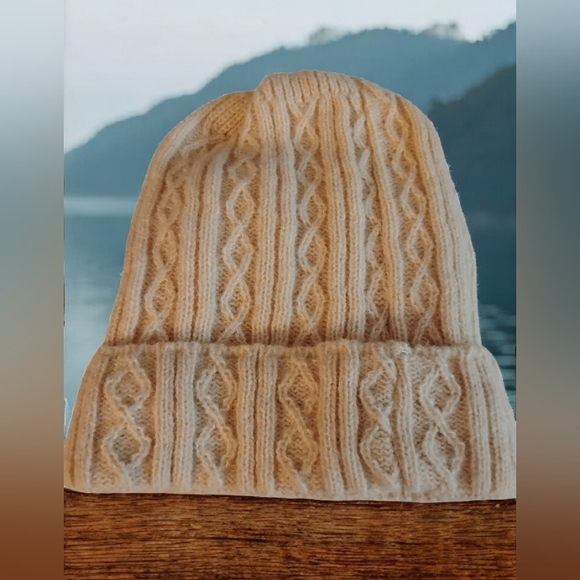 Cable Knit Toque - Picture 1 of 7
